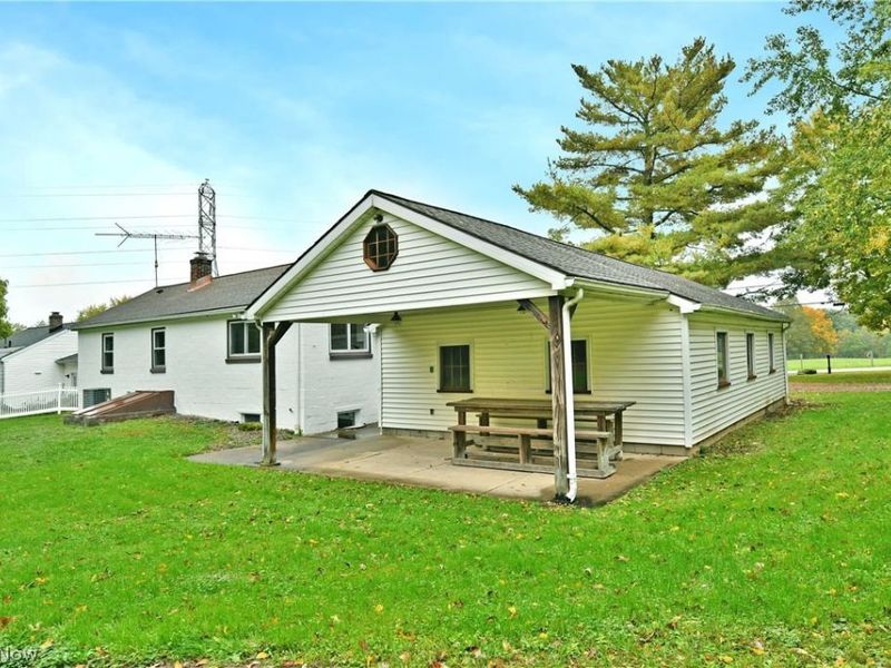 3678 Four Mile Run Road, Mc Donald, OH 44437 Photo 8