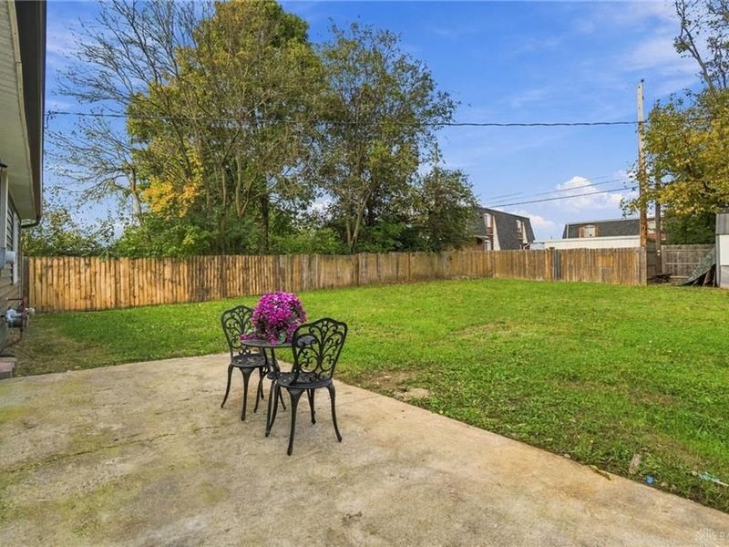 1040 Greenfield Drive, Troy, OH 45373 Photo 38