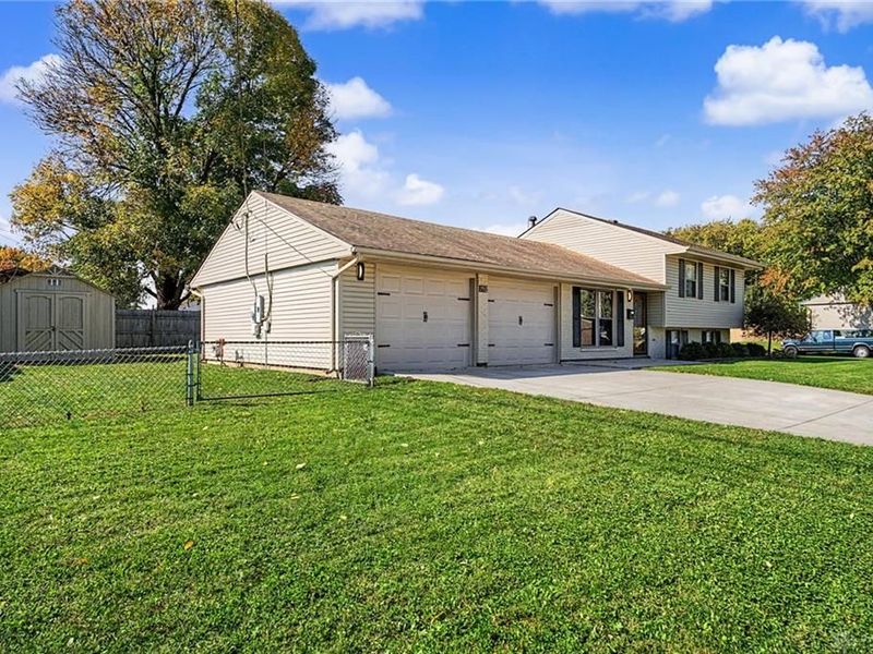 1952 Crase Drive, Xenia, OH 45385 Photo 2