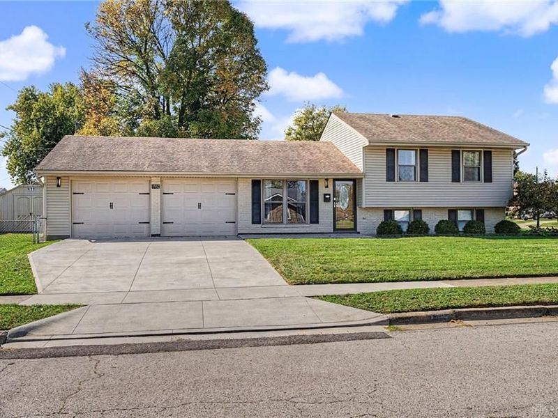 1952 Crase Drive, Xenia, OH 45385 Photo 3