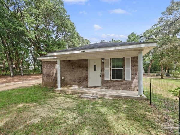 2040 E Roberts Rd, Pensacola, FL 32534