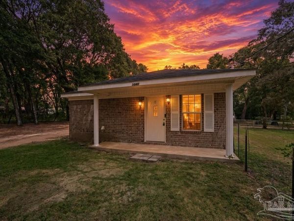 2040 E Roberts Rd, Pensacola, FL 32534
