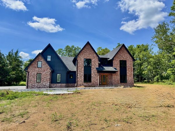 425 Burgess Rd , Mount Juliet, TN 37122
