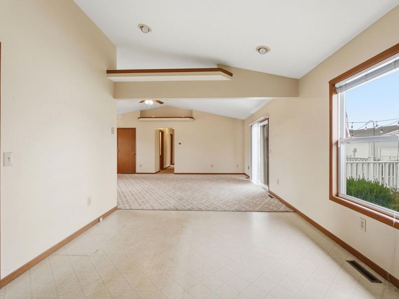 923 Sunrise Drive, Wapakoneta, OH 45895 Photo 9