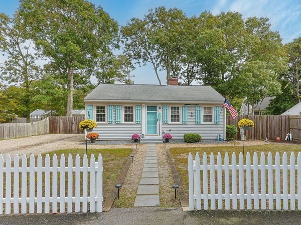 16 Thatcher Rd, Yarmouth, MA 02664