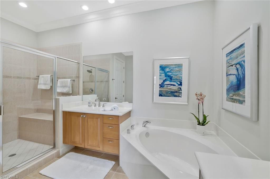 5030 Blauvelt Way, Unit 201, Naples, FL 34105 Photo