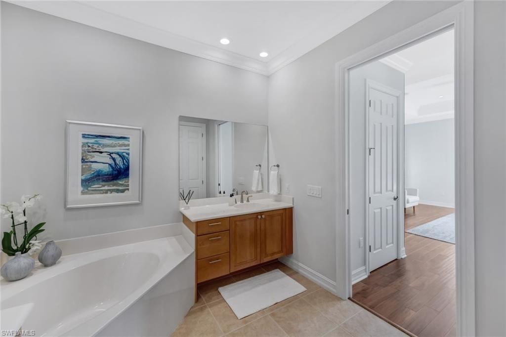 5030 Blauvelt Way, Unit 201, Naples, FL 34105 Photo