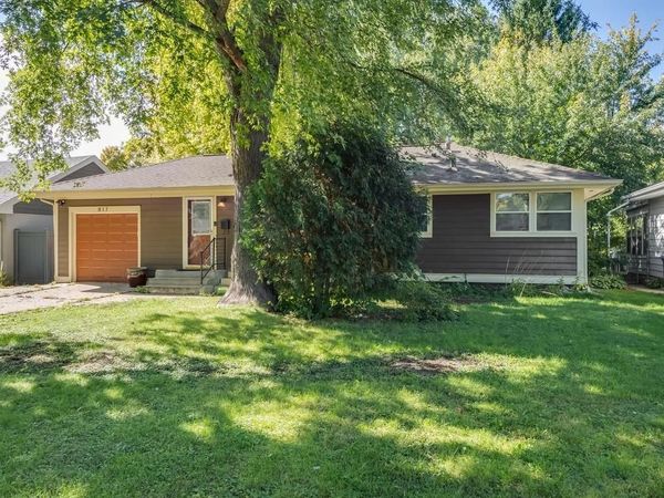 817 Vincent Avenue N, Minneapolis, MN 55411