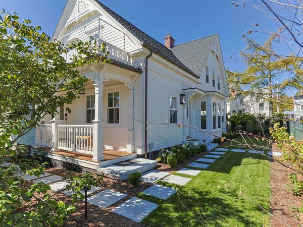 6 Washington Avenue, Provincetown, MA 02657