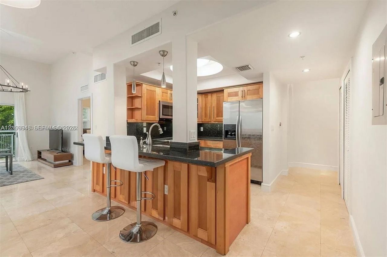 1040 10th St , Unit 402, Miami Beach, FL 33139 Photo