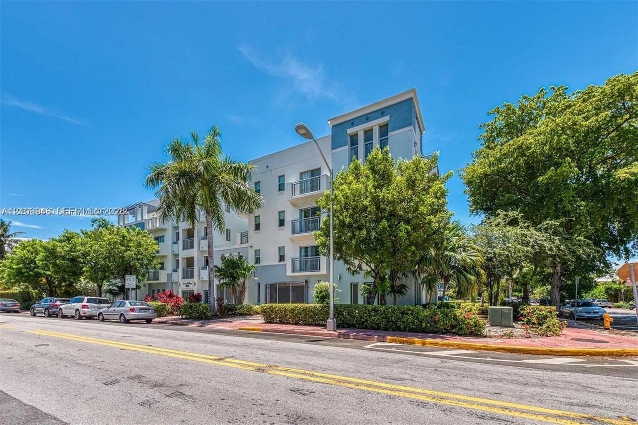 1040 10th St , Unit 402, Miami Beach, FL 33139 Photo