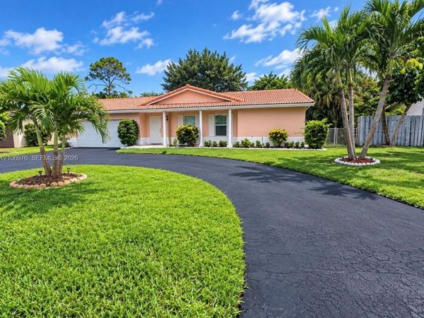 8376 NW 16th Street , Coral Springs, FL 33071