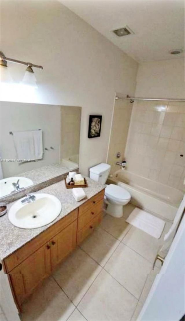 7628 S Stonecreek Cir , Unit 2, Davie, FL 33024 Photo