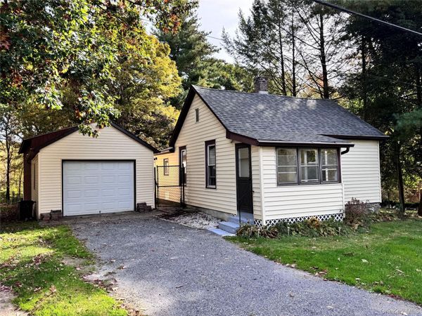 25 Rymph Boulevard , Poughkeepsie, NY 12601