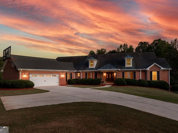 221 Valley Way, Hampton, GA 30228