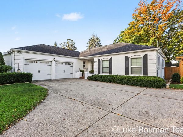 7747 Park Lane Avenue, Jenison, MI 49428