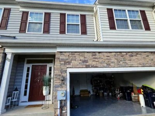 232 FAIRFIELD CIRCLE W, ROYERSFORD, PA 19468