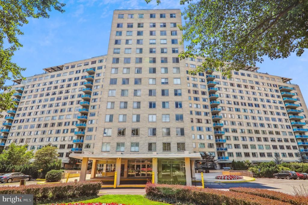 10500 ROCKVILLE PIK PIKE, ROCKVILLE, MD 20852