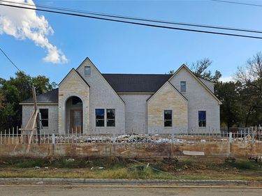 2820 Fairway Drive, Fort Worth, TX 76119
