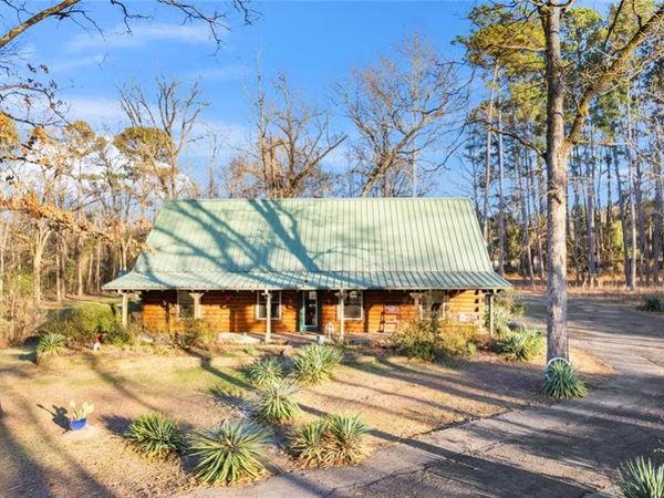 1020 County Road 3277 , Quitman, TX 75783
