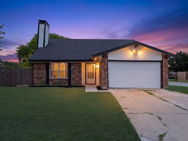 506 E Springdale Lane, Grand Prairie, TX 75052