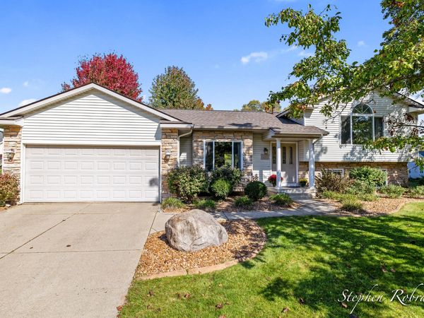 6645 Jousma Court SE, Caledonia, MI 49316