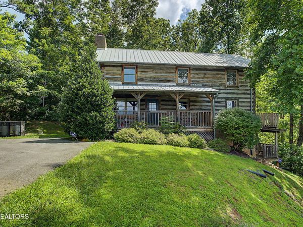 760 Fox Hollow Rd, Gatlinburg, TN 37738