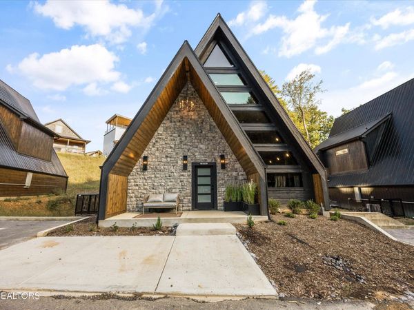 619 Longbow Way, Pigeon Forge, TN 37863