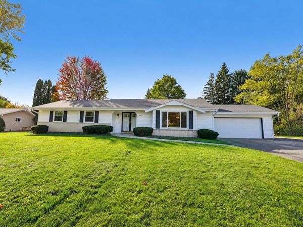 4595 Parkhurst DRIVE, Brookfield, WI 53045
