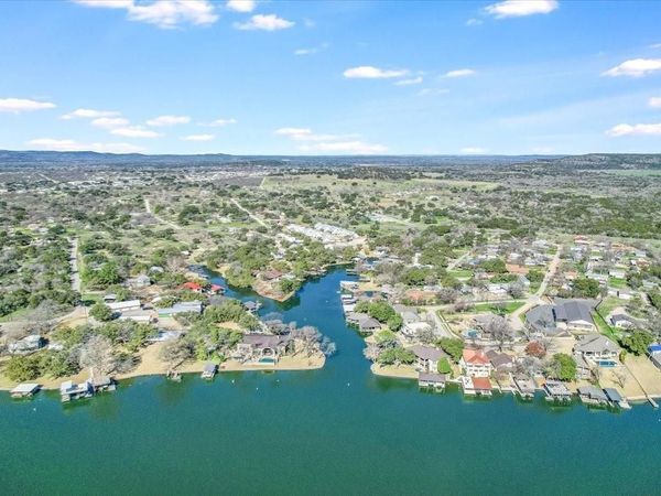 2403 Cherry LN , Kingsland, TX 78639