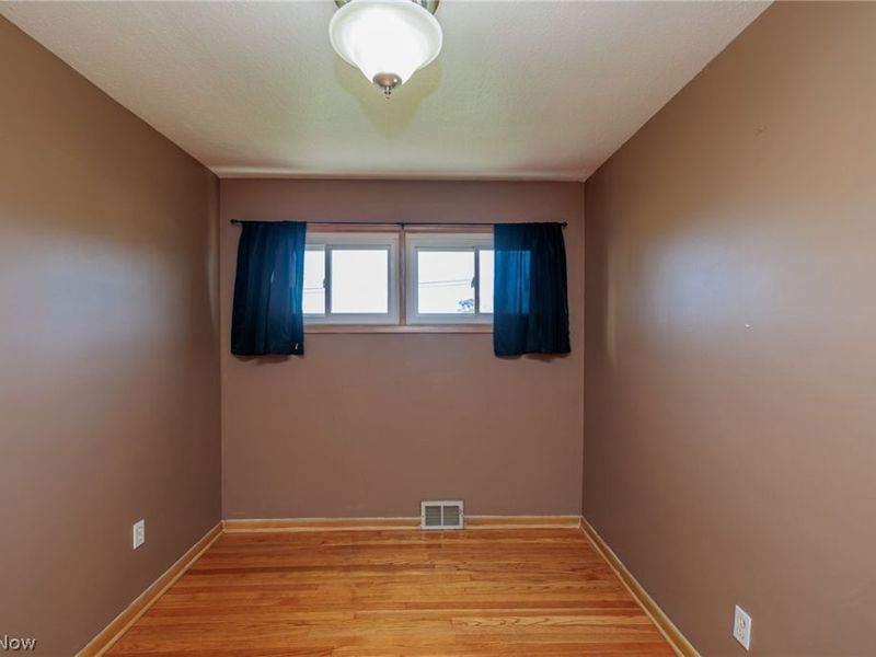 5630 Queens Highway, Parma, OH 44130 Photo 19