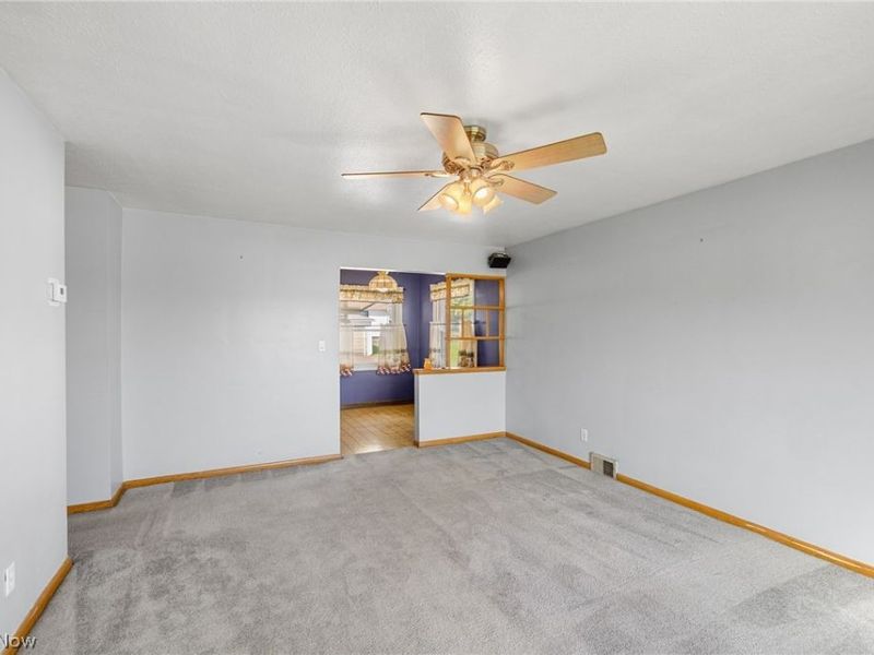 5630 Queens Highway, Parma, OH 44130 Photo 5