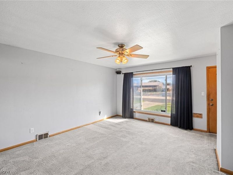 5630 Queens Highway, Parma, OH 44130 Photo 6