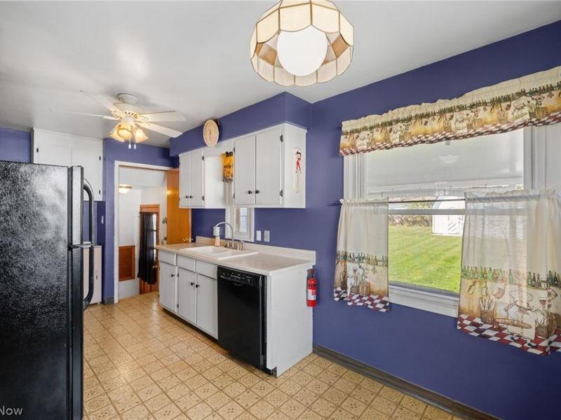 5630 Queens Highway, Parma, OH 44130 Photo 8