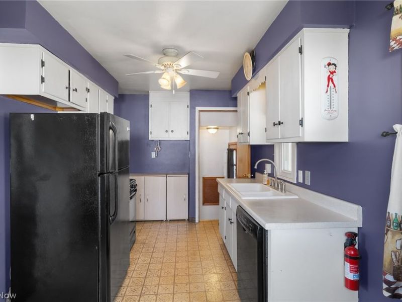 5630 Queens Highway, Parma, OH 44130 Photo 9