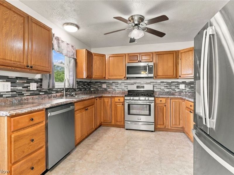1010 S Broadway Street, New Philadelphia, OH 44663 Photo 11