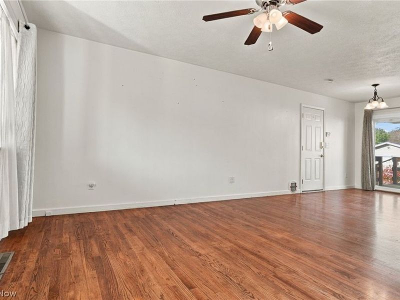 1010 S Broadway Street, New Philadelphia, OH 44663 Photo 14