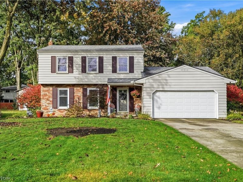 6124 Sherwood Drive, North Olmsted, OH 44070 Photo 1