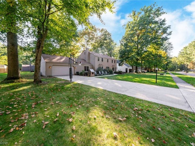 32547 Schooner Court, Avon Lake, OH 44012 Photo 3