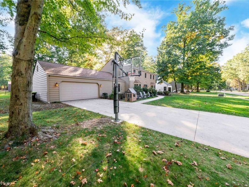 32547 Schooner Court, Avon Lake, OH 44012 Photo 4