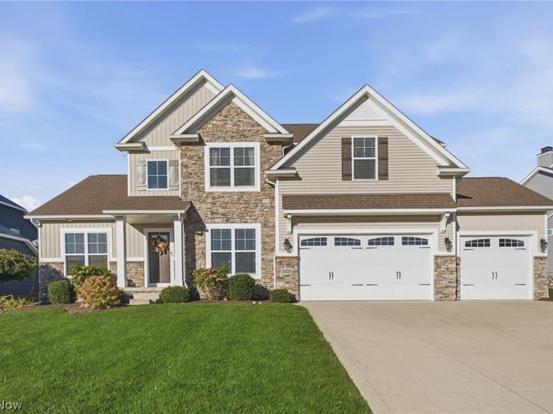 2625 Ledgestone Drive NW, Uniontown, OH 44685 Photo 1
