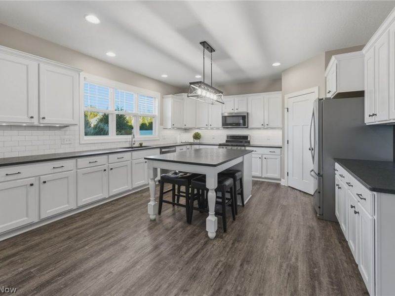 2625 Ledgestone Drive NW, Uniontown, OH 44685 Photo 8