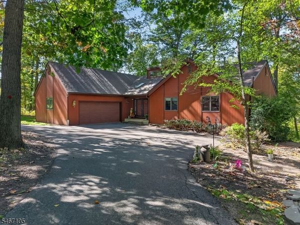 4 Craig Rd, Readington, NJ 08853