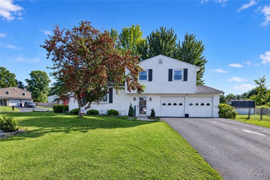 8162 Adamello Circle, Clay, NY 13041 Main Photo