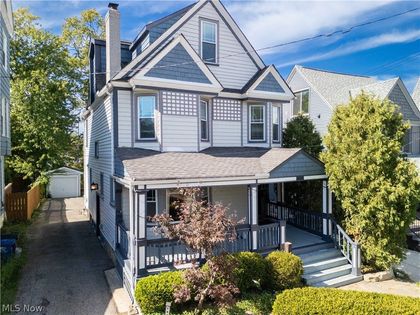 1424 Elmwood Avenue Lakewood, OH 44107