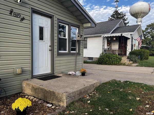 819 E TOLEDO Avenue, Peoria Heights, IL 61616
