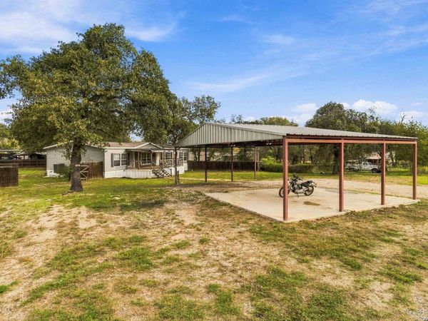 4811 TREE BARK, Elmendorf, TX 78112