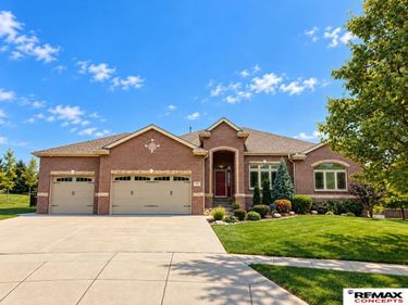 6931 Laurent Circle, Lincoln, NE 68526