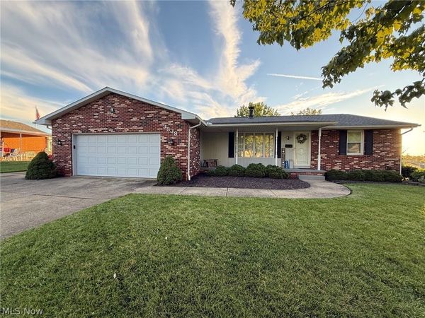3838 Oakridge Drive , Louisville, OH 44641