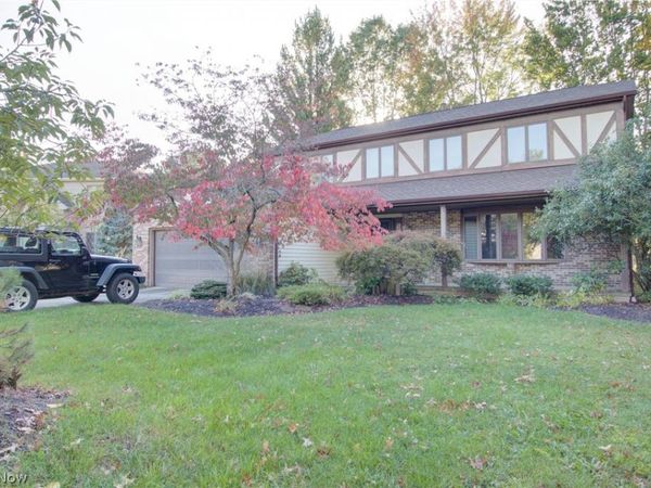 7170 Windwood Way, Olmsted Twp, OH 44138